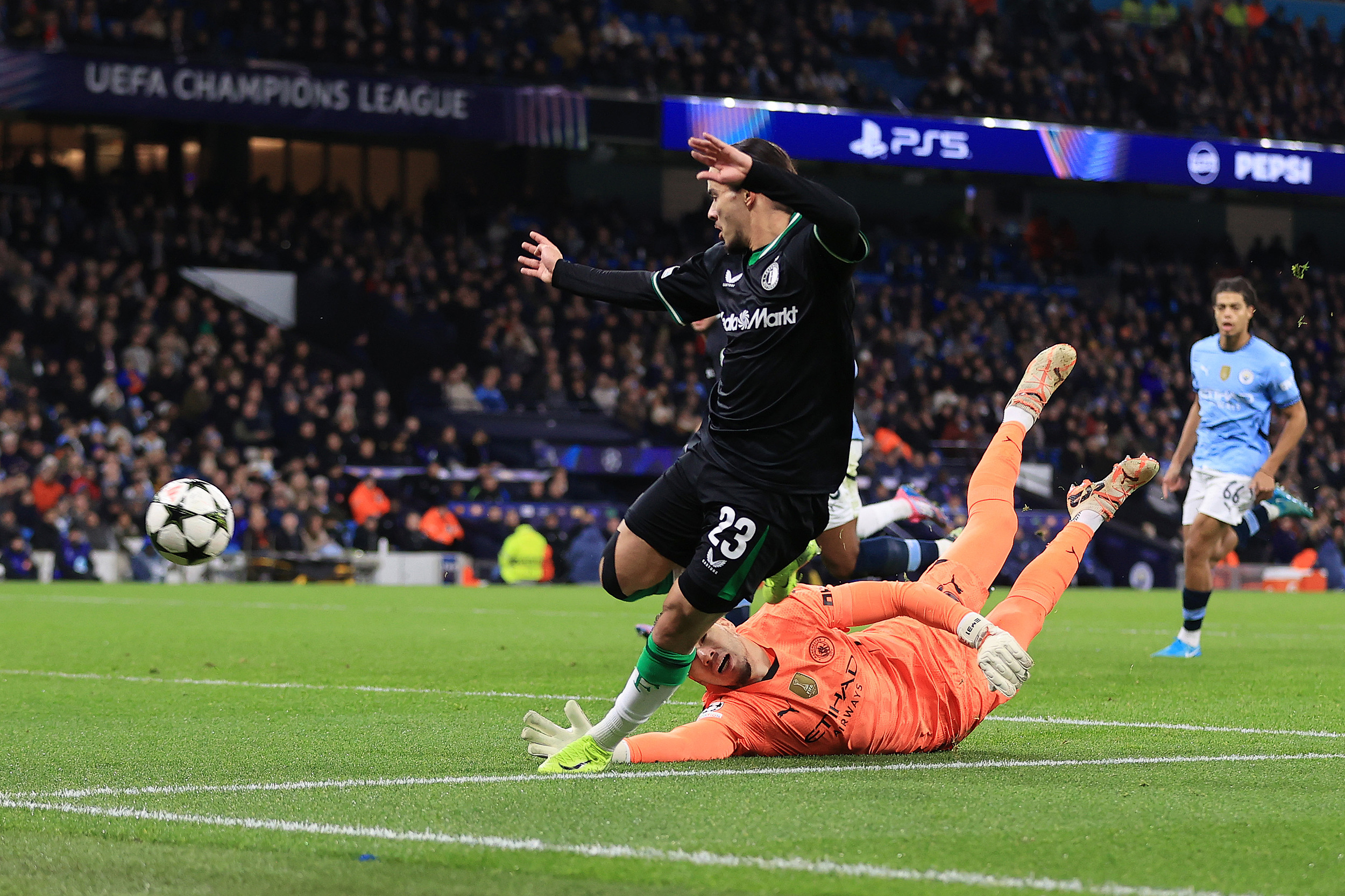 爱游戏体育直播-曼城险胜反弹，淘汰赛目标呼之欲出的简单介绍