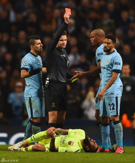 爱游戏体育下载-争夺荣誉！豪门球队搏命一搏的简单介绍