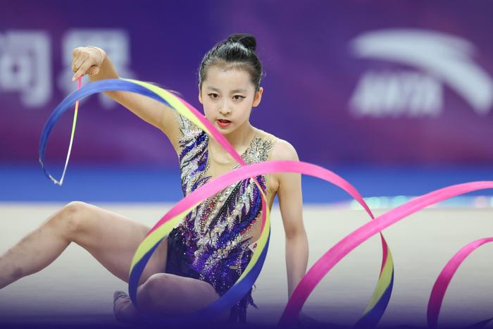 关于姿态优雅:体操女子决赛上动作优美的信息 关于姿态优雅:体操女子决赛上动作优美的信息