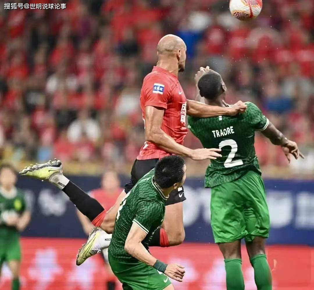 法国战平乌克兰，小组榜首之争胶着不下