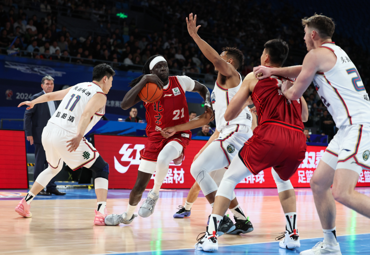 爱游戏官方登录入口-关于凯泽斯劳滑走3分，战绩不佳令球迷担忧的信息