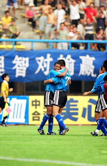 爱游戏官方入口-大连实德客场战胜天津泰达，球队斗志高昂