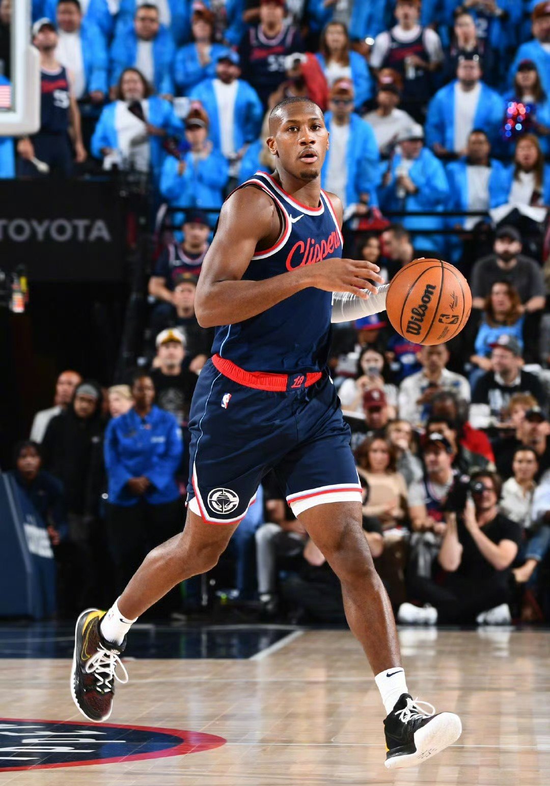 快船队方阵年轻有朝气,或许会有惊喜 快船队方阵年轻有朝气,或许会有惊喜