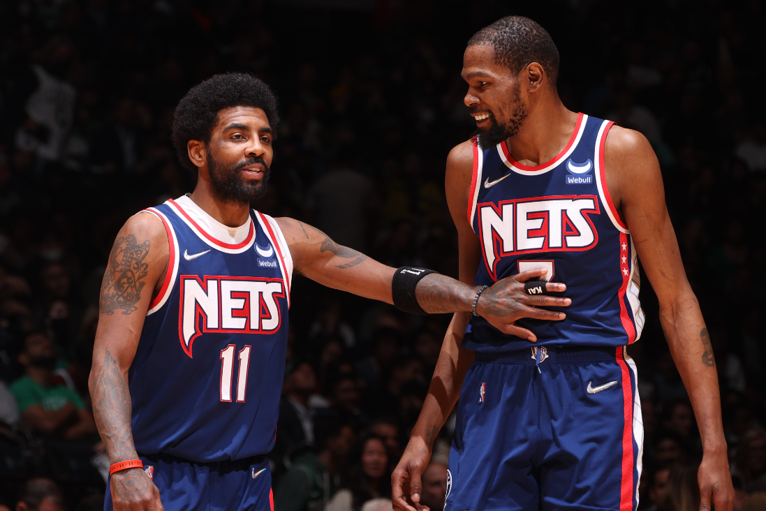 爱游戏-篮网胜开拓者，欧文发威连得十分