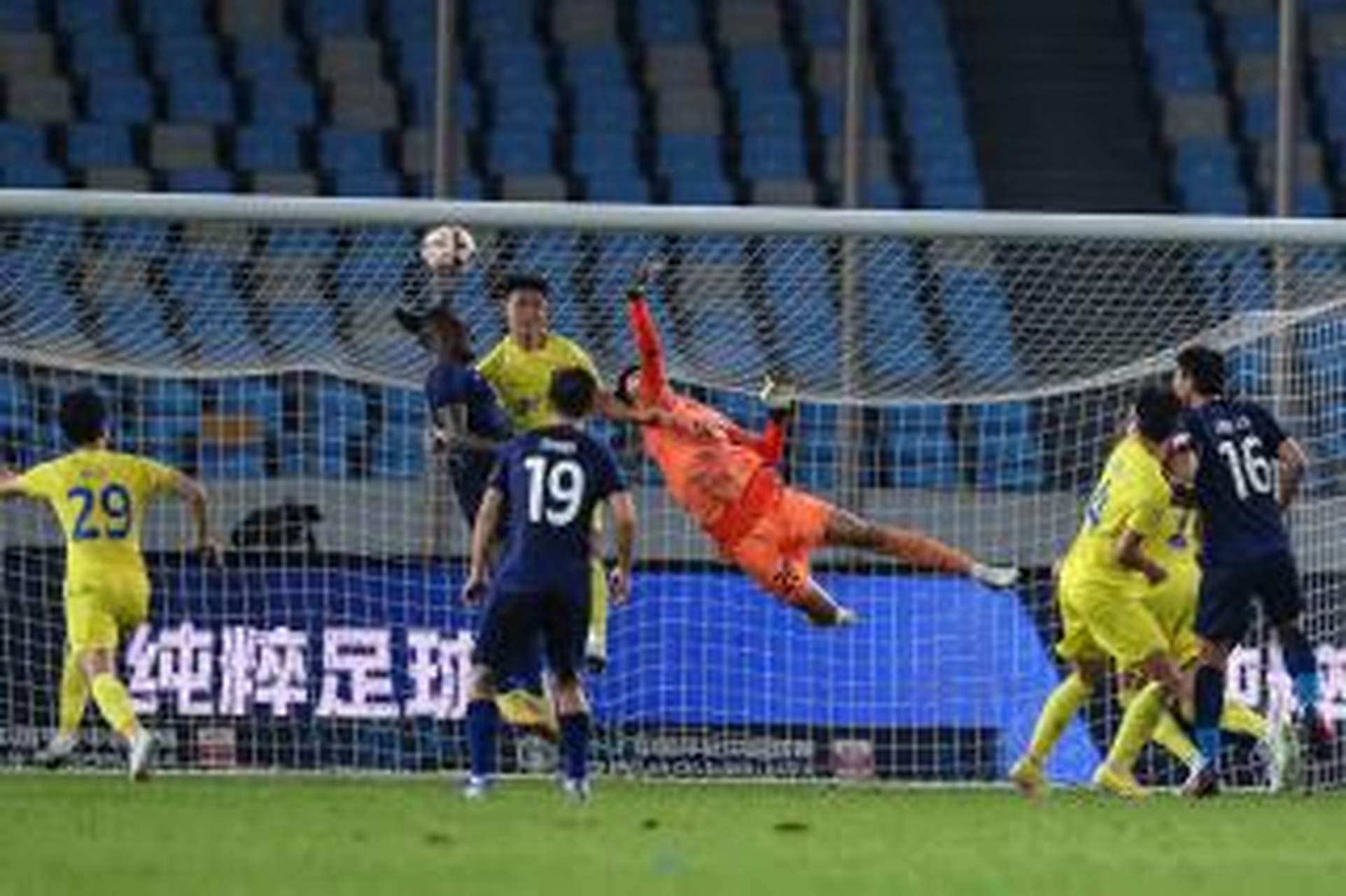 爱游戏在线登录-足球比赛的激动人心胜负引发热议