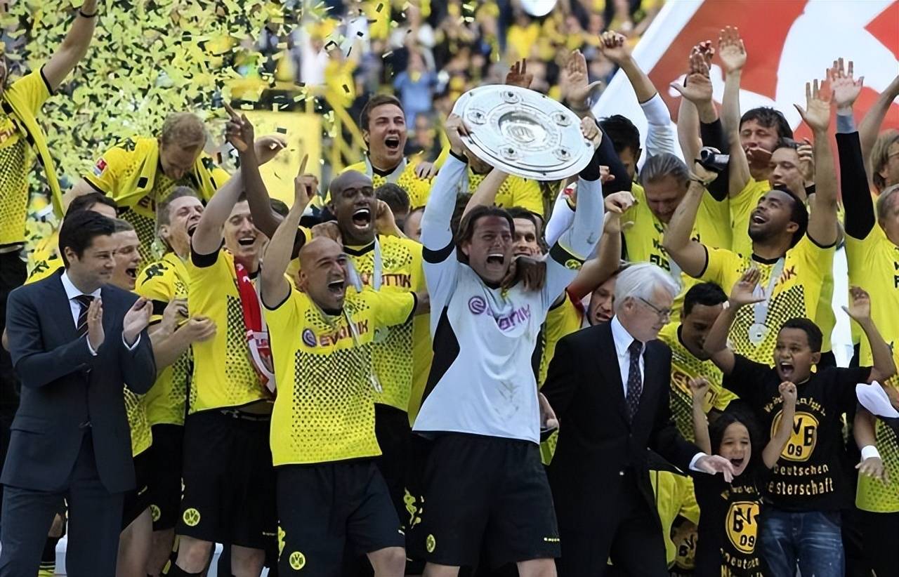 欧冠半决赛:拜仁面对不莱梅! 欧冠半决赛:拜仁面对不莱梅!