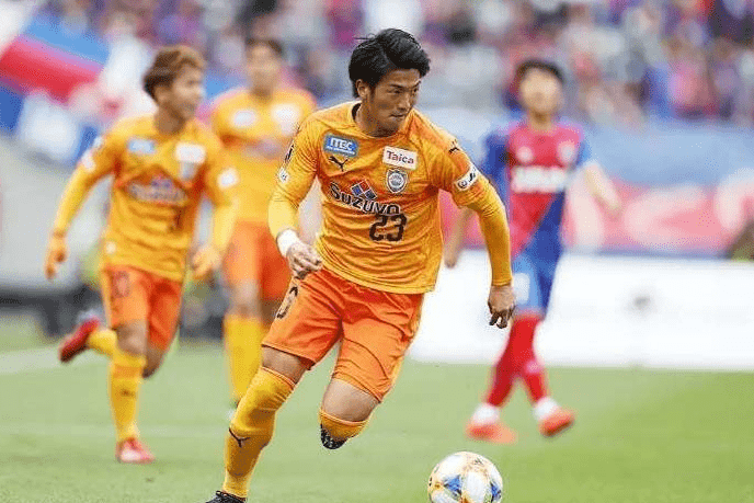 关于广岛三箭球员遭红牌罚下,雪上加霜!的信息 关于广岛三箭球员遭红牌罚下,雪上加霜!的信息