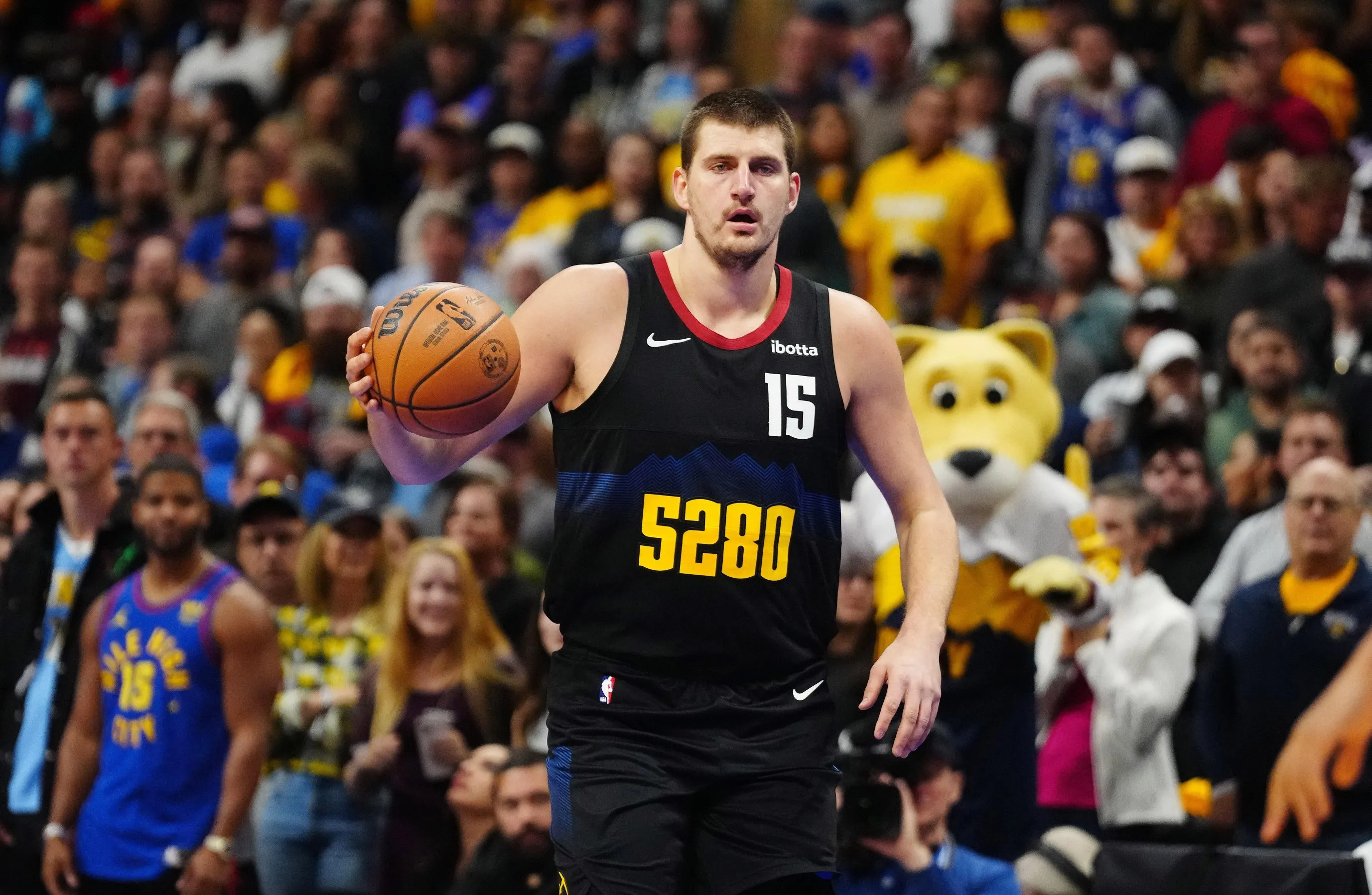 掘金胜尼克斯,约基奇砍下全队最高分 掘金胜尼克斯,约基奇砍下全队最高分