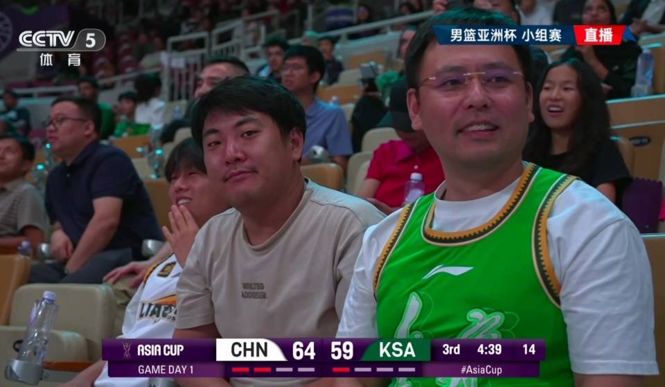 爱游戏官网入口-篮球比赛在电视直播中吸引众多球迷关注