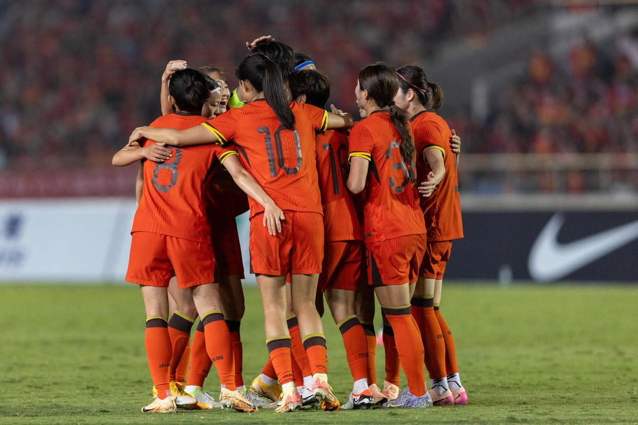 壮观场面！国际女足联赛总冠军产生