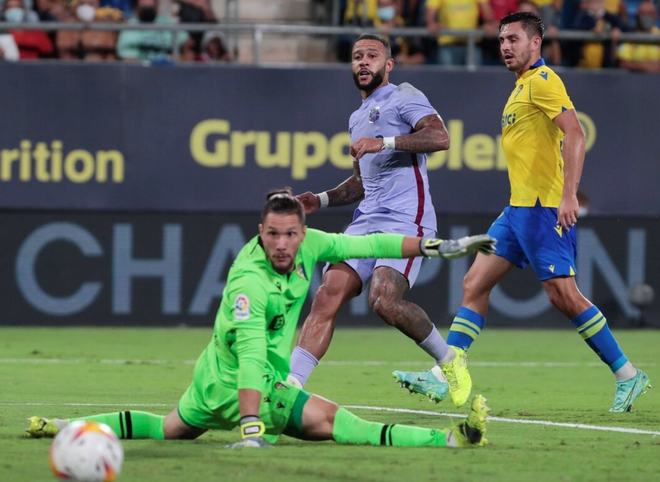 爱游戏网页版登录入口-巴塞罗那主场爆发球迷冲突事件，警方介入调查处理的简单介绍