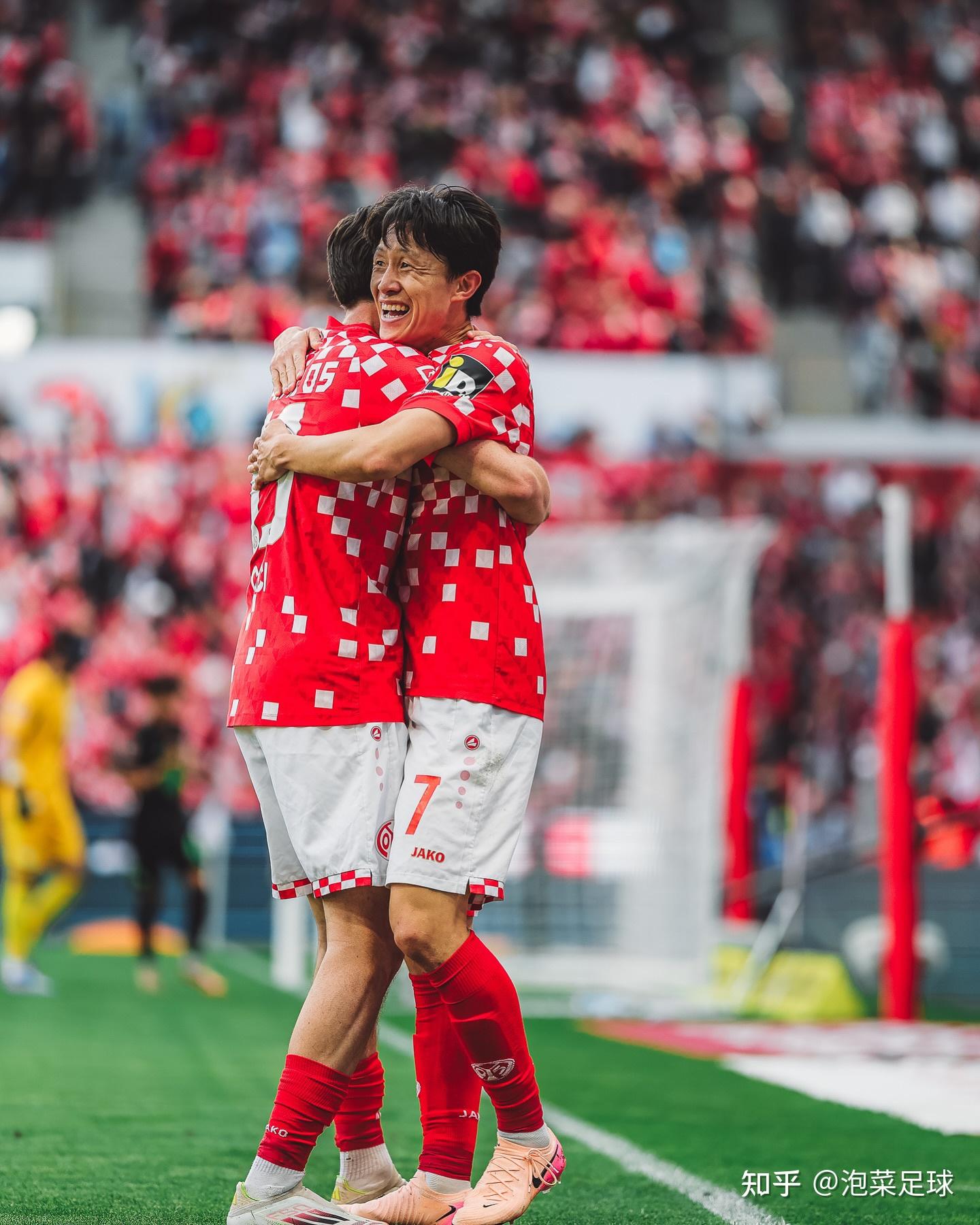 场上激战!韩国选手力压对手夺得胜利的简单介绍 场上激战!韩国选手力压对手夺得胜利的简单介绍