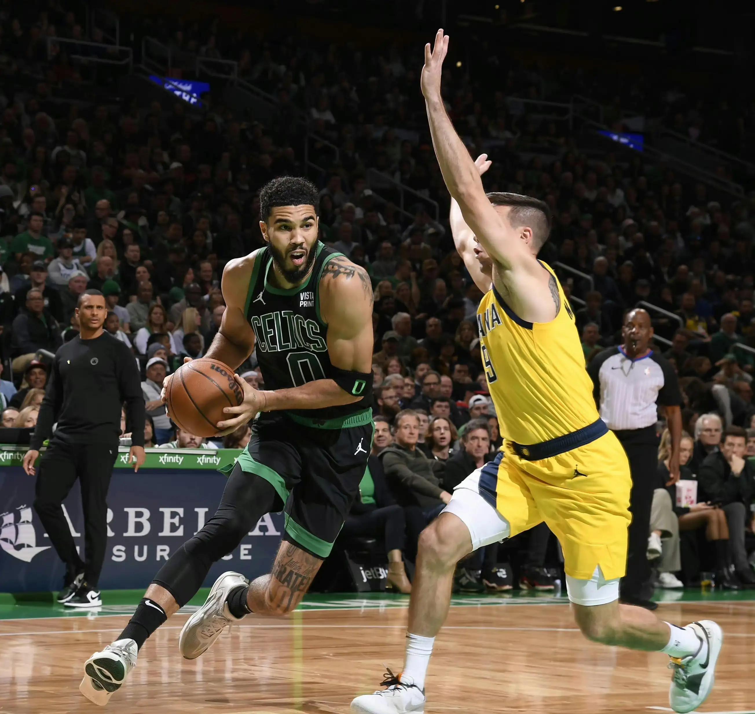 爱游戏体育下载-东部联盟榜首之争：雄鹿胜热火，领先优势扩大的简单介绍