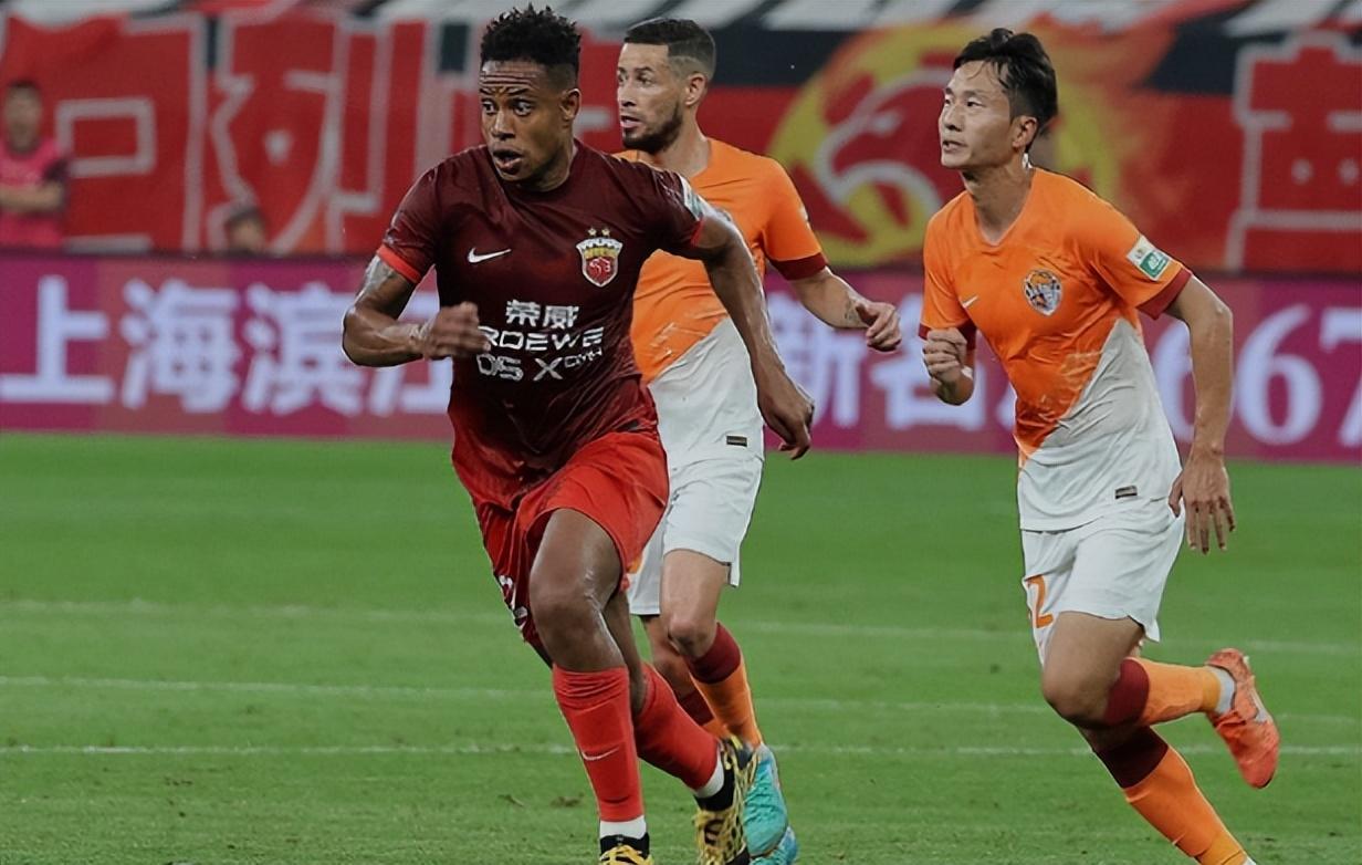 包含精心备战，球队以优异表现击败强敌的词条